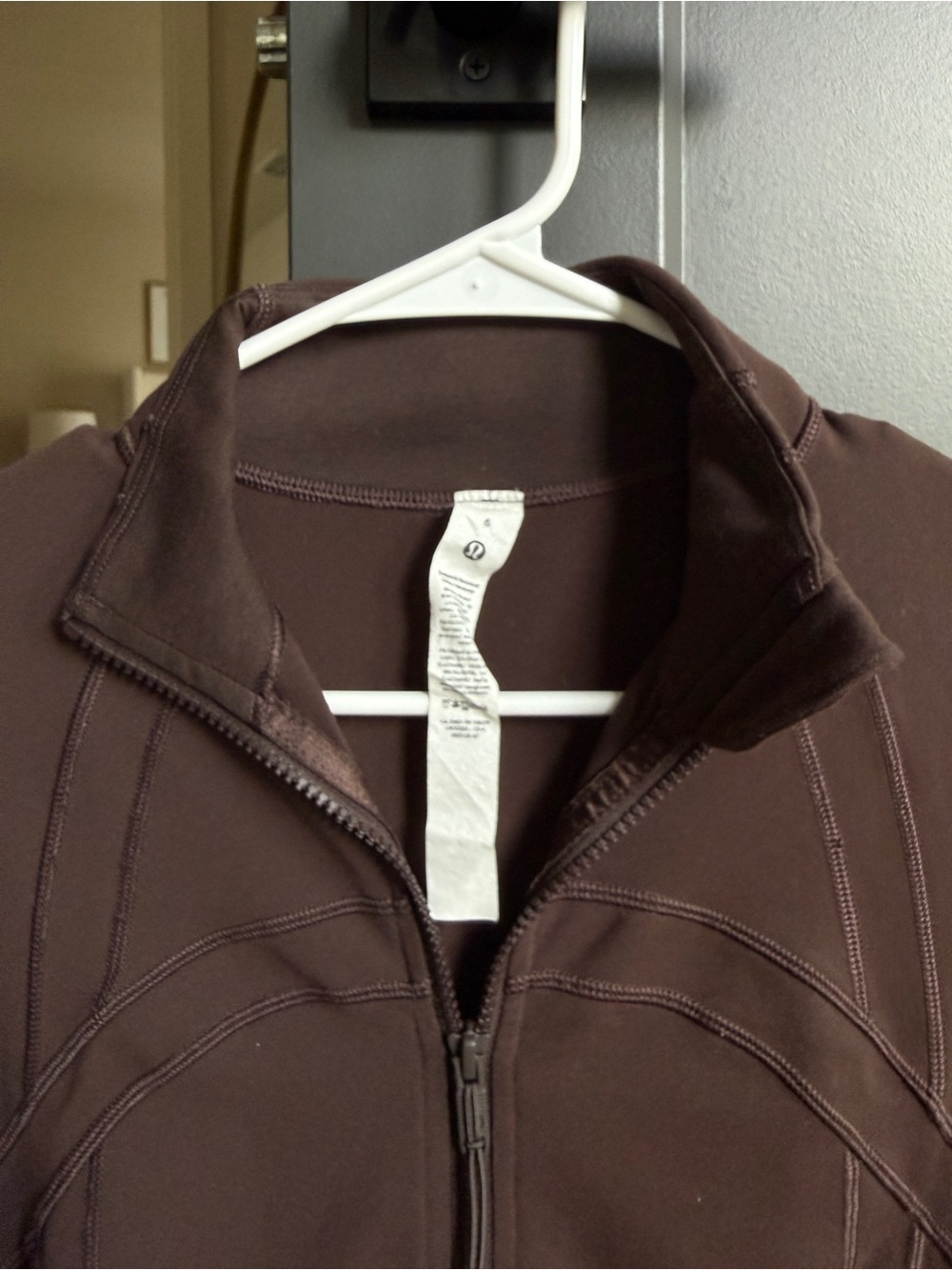 Lululemon define jacket size 6, brown - Picture 6 of 7
